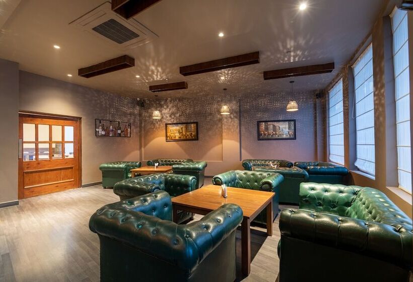 هتل Coral Resort And Spa Centrally Heated Mountain Side Resort Manali