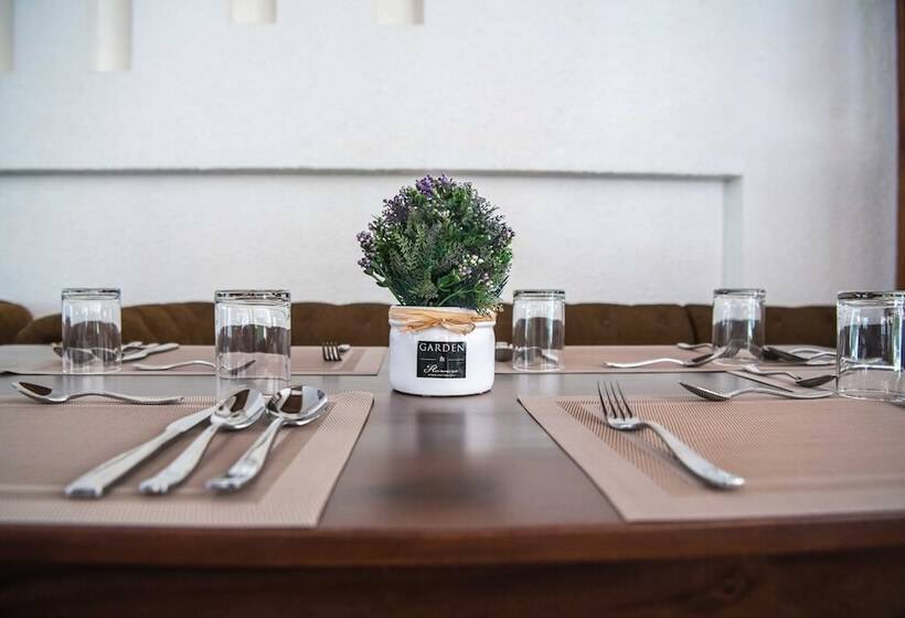 هتل Coral Resort And Spa Centrally Heated Mountain Side Resort Manali