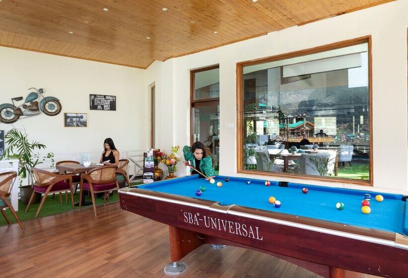 هتل Coral Resort And Spa Centrally Heated Mountain Side Resort Manali