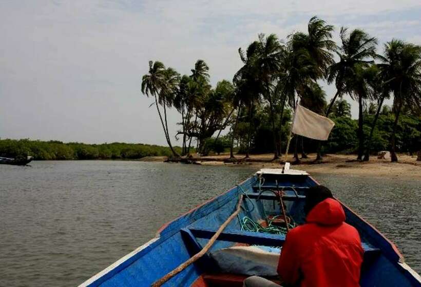 هتل Sarahma Lodge Simal