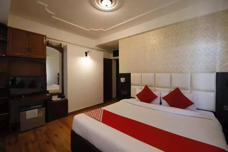 هتل Shimla Palace By Oyo Rooms