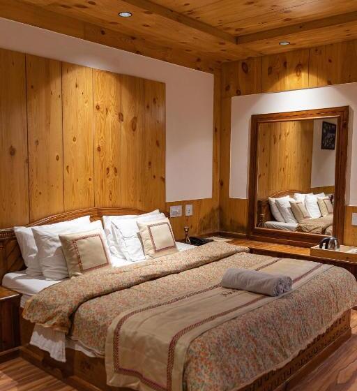 Отель The Conifer