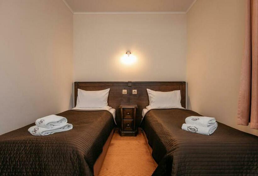 膳宿费 Cedrowy Dworek