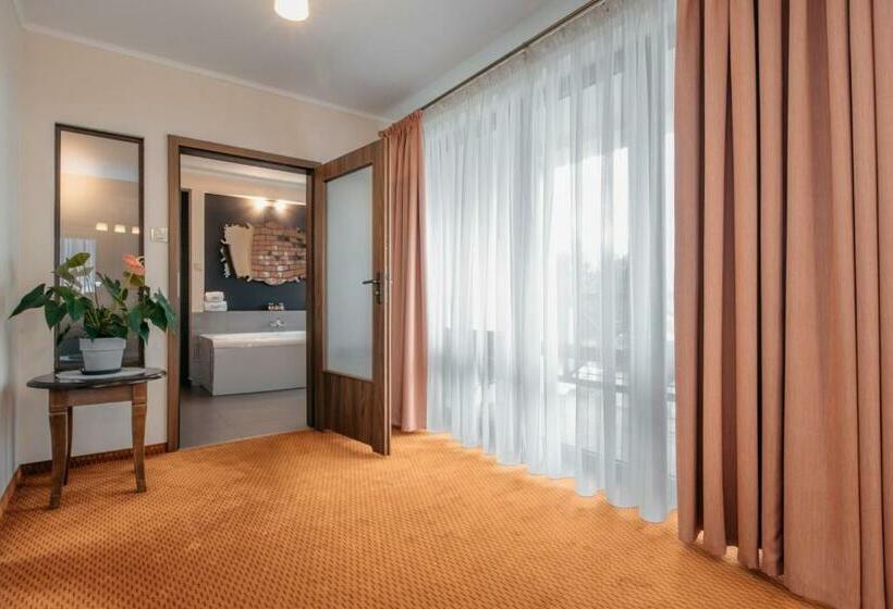 膳宿费 Cedrowy Dworek