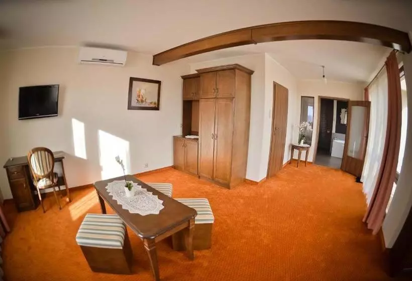 Majatalo Cedrowy Dworek