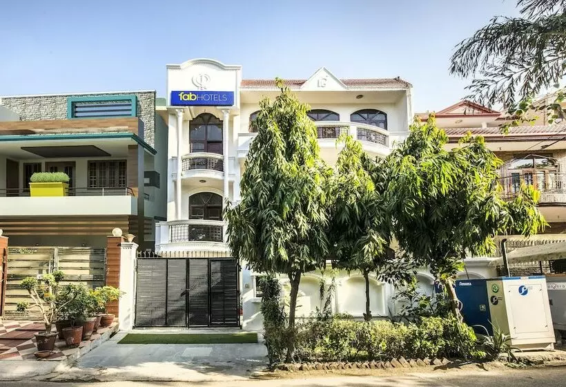 هتل Fabexpress Ivy Inn