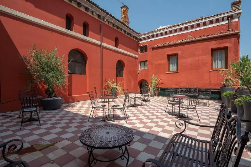 مسافرخانه Palazzo Martinelli Dolfin