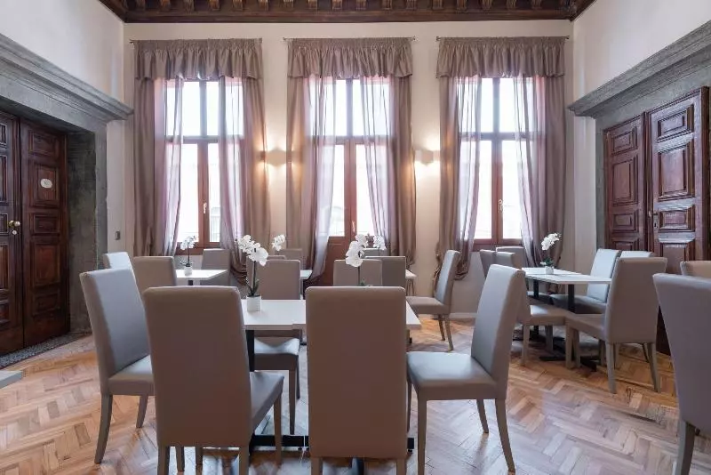 مسافرخانه Palazzo Martinelli Dolfin