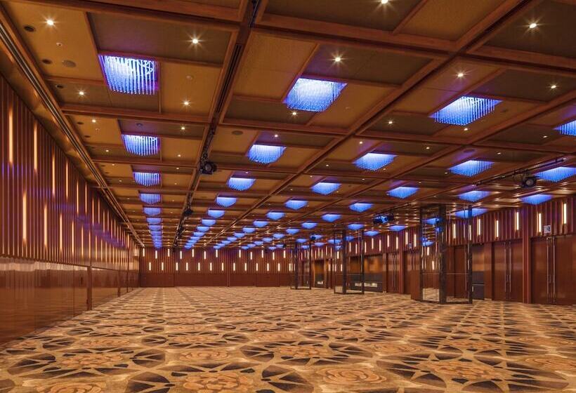 Apa Hotel & Resort Yokohama Bay Tower