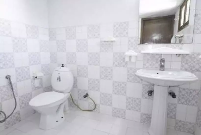 هتل Asaish Guest House