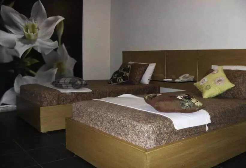 هتل Asaish Guest House