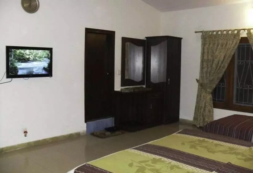 هتل Asaish Guest House