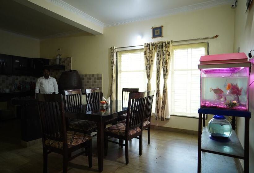 Nocleg ze śniadaniem Krtatithya