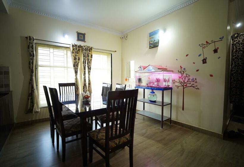 Nocleg ze śniadaniem Krtatithya