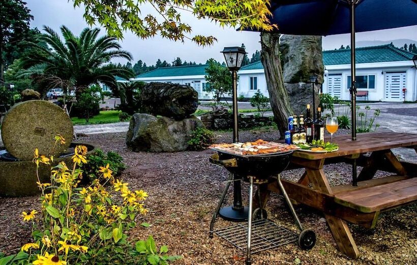 פנסיון Jeju Green Pampas