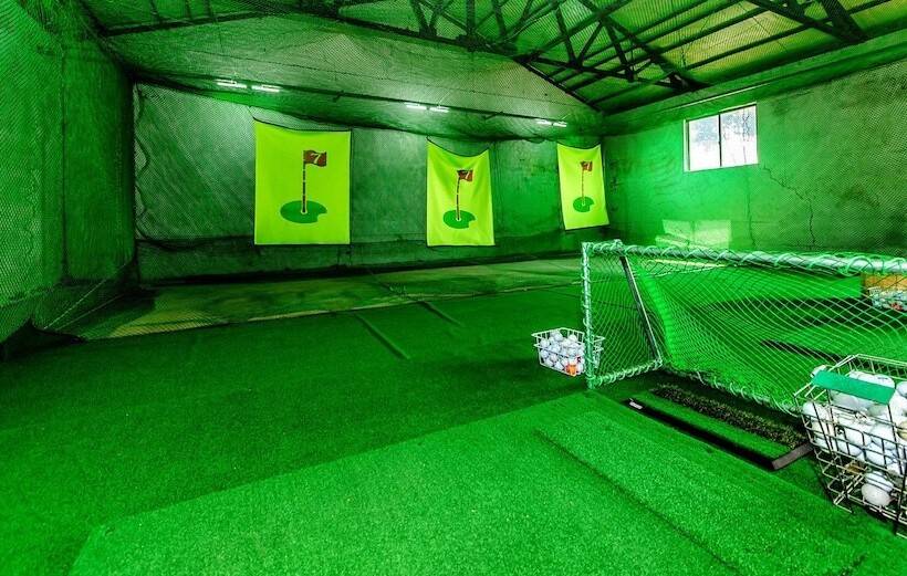 פנסיון Jeju Green Pampas