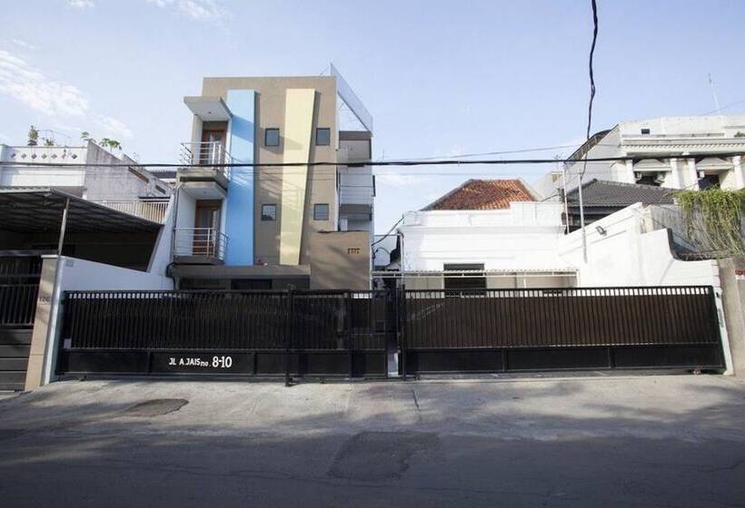 פנסיון Reddoorz @ Genteng Surabaya