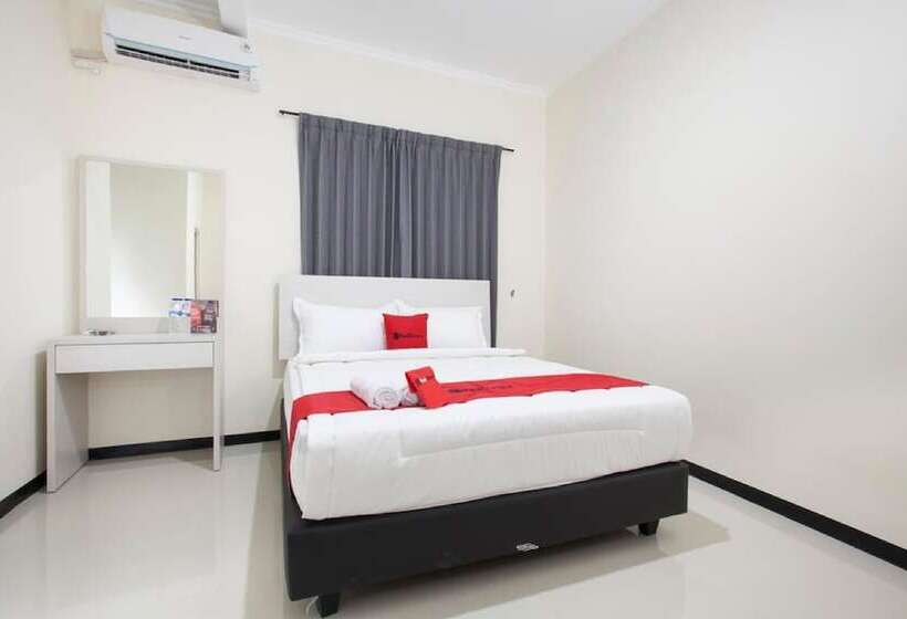 פנסיון Reddoorz @ Genteng Surabaya