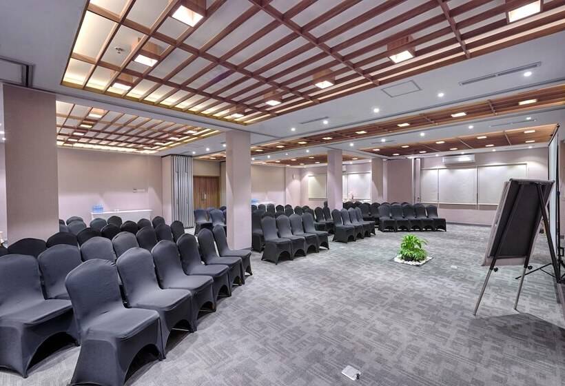 فندق Kuretakeso Kemang