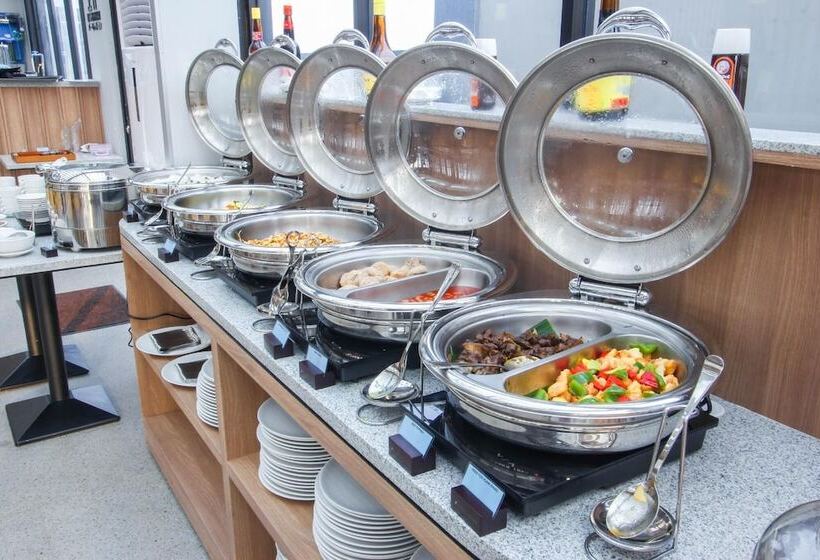 فندق Kuretakeso Kemang