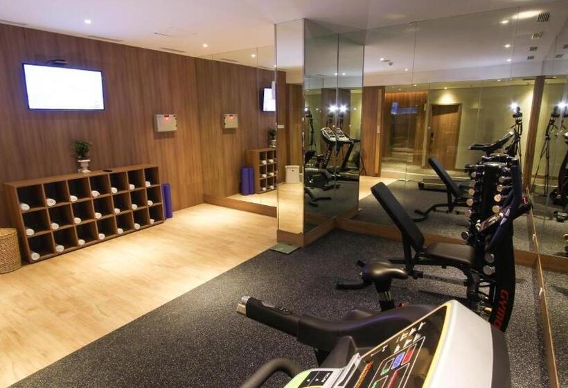 فندق Kuretakeso Kemang