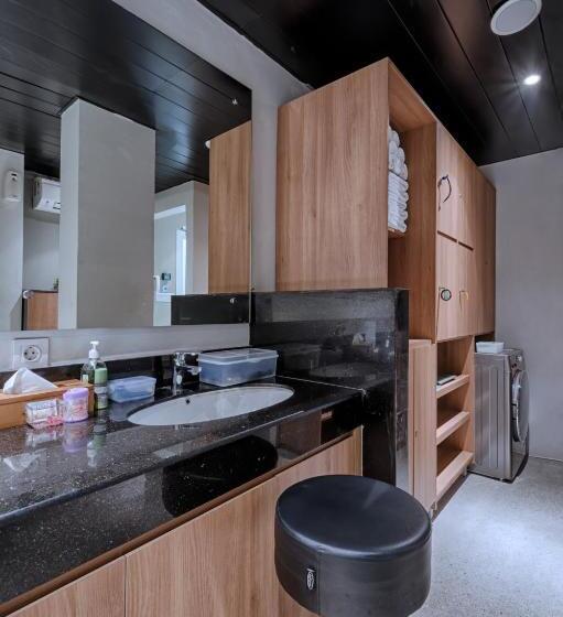 فندق Kuretakeso Kemang