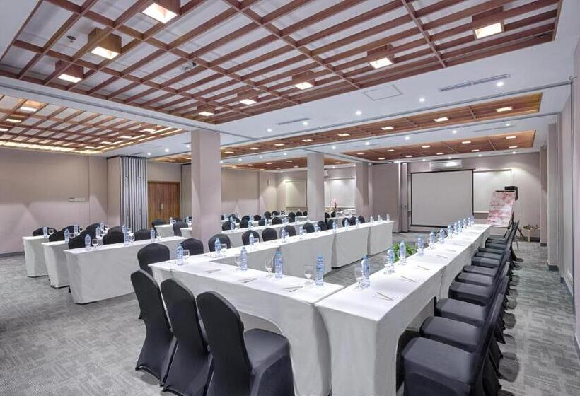 فندق Kuretakeso Kemang