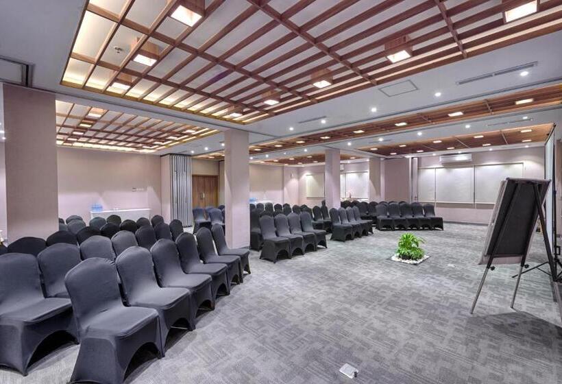 فندق Kuretakeso Kemang