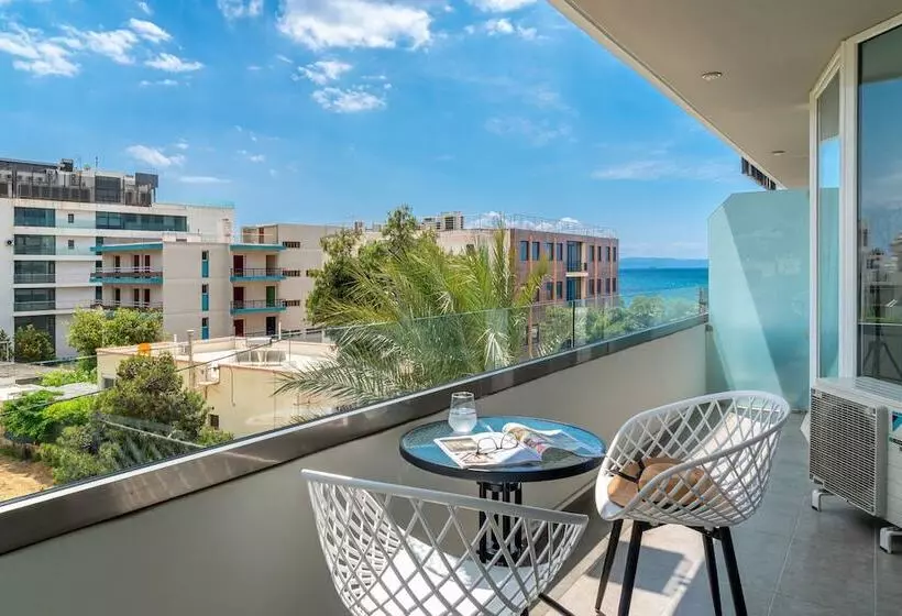 Maison 66, Riviera Hotels