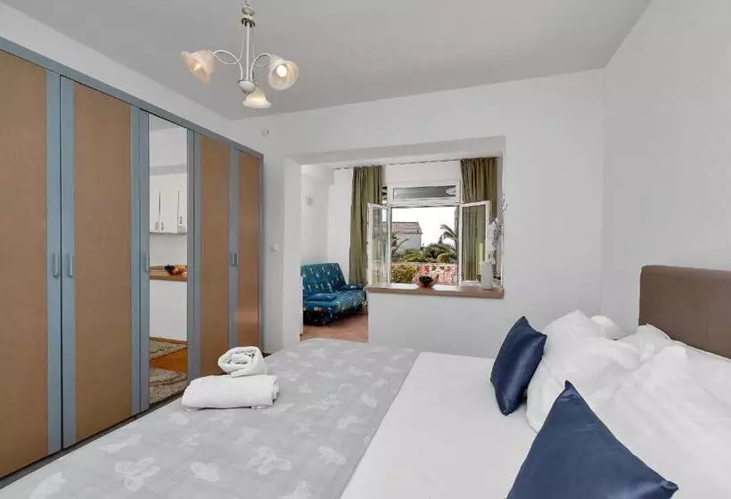 پانسیون Apartments Dany