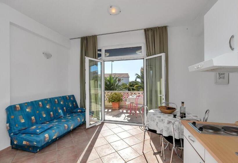 پانسیون Apartments Dany