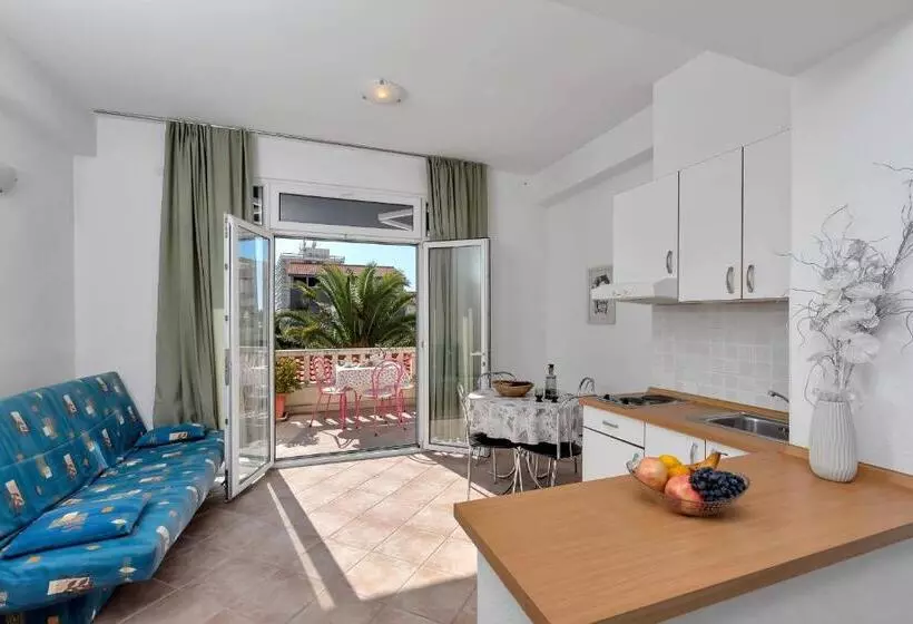 پانسیون Apartments Dany