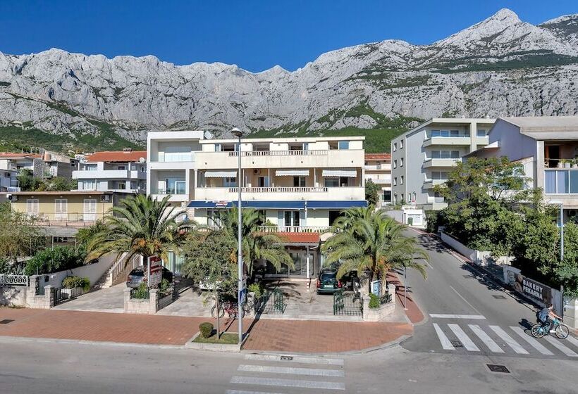 پانسیون Apartments Dany