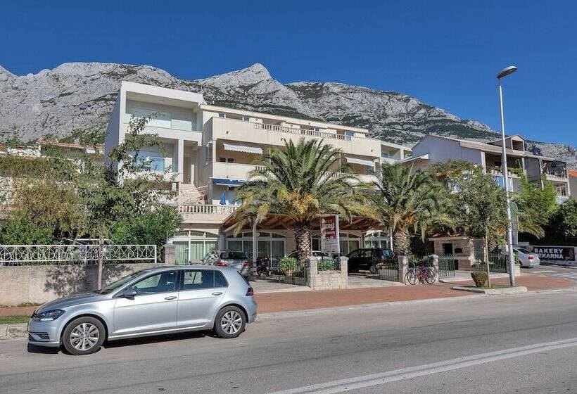 پانسیون Apartments Dany