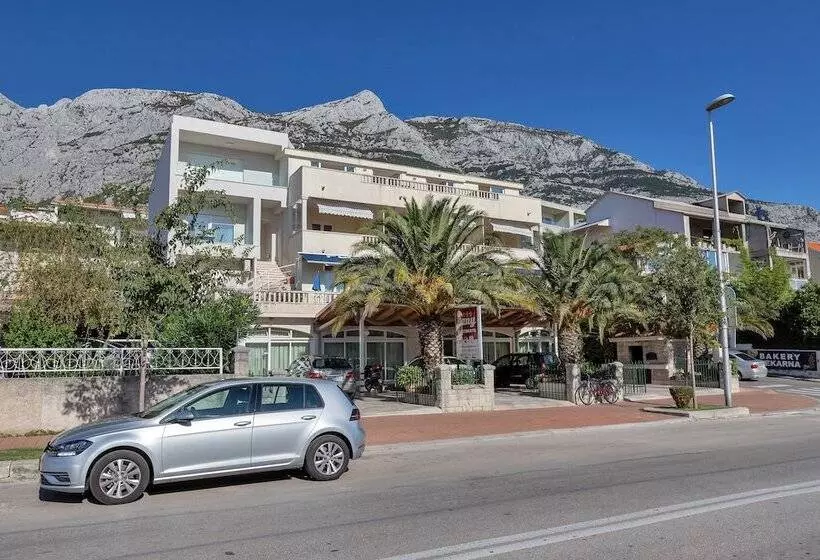 پانسیون Apartments Dany