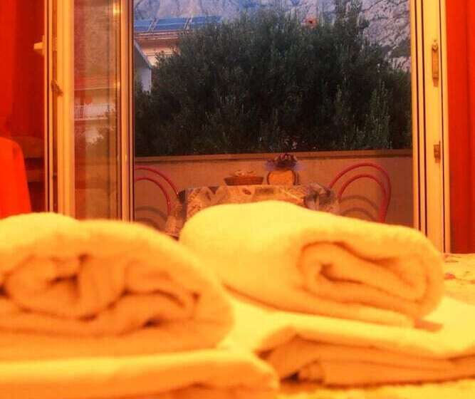 پانسیون Apartments Dany