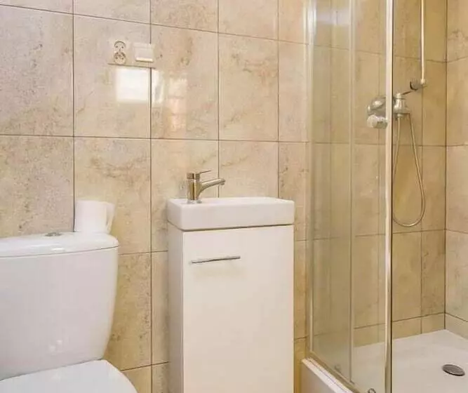 پانسیون Hoża Apartments And Rooms