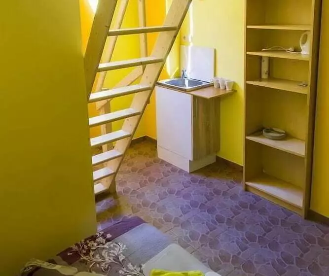 پانسیون Hoża Apartments And Rooms