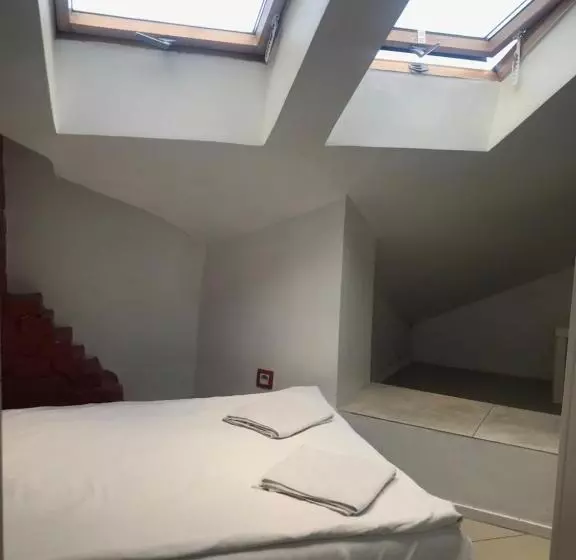 پانسیون Hoża Apartments And Rooms