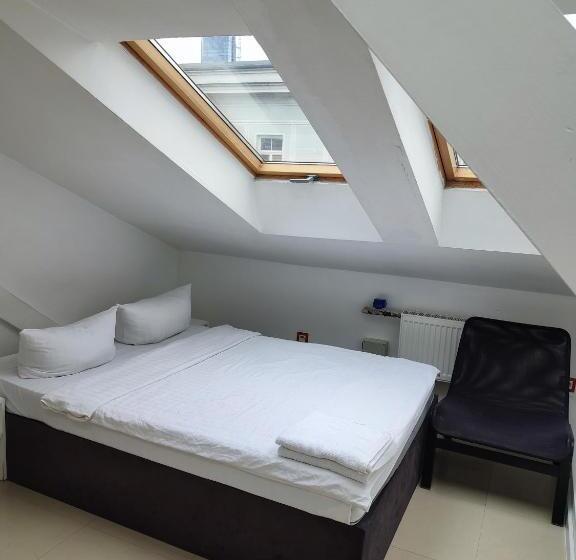 ペンション Hoża Apartments And Rooms