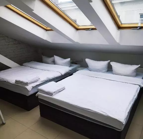 پانسیون Hoża Apartments And Rooms