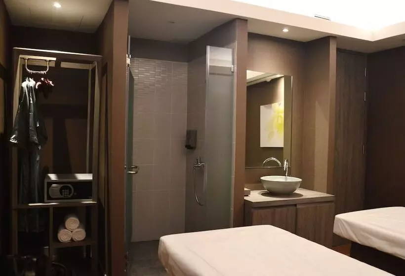 Arnoma Hotel Bangkok