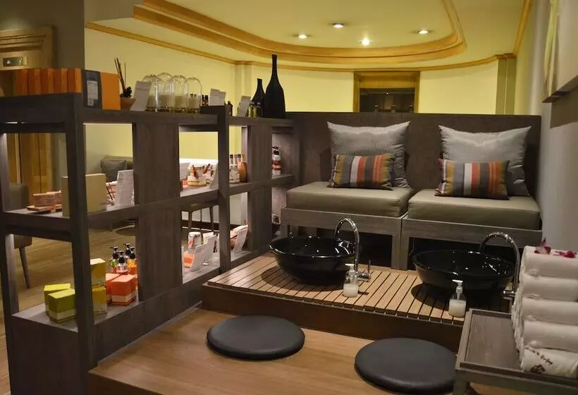 Arnoma Hotel Bangkok