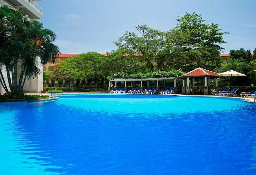 Отель Waterfront Suites Phuket By Centara