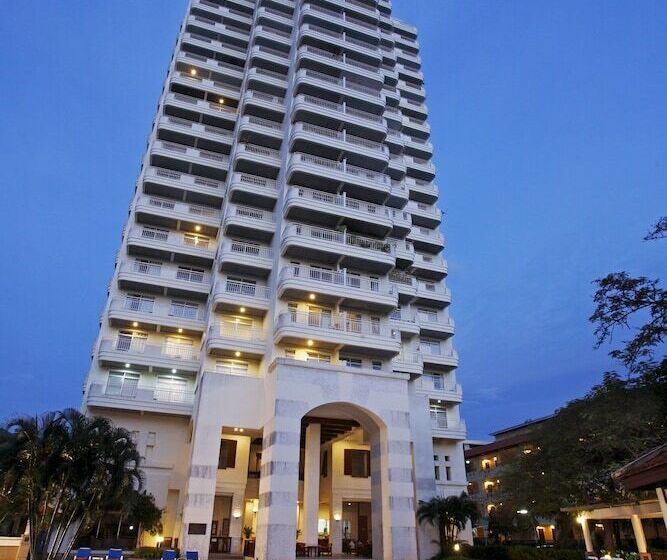 Hotel Waterfront Suites Phuket By Centara