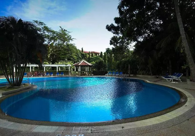 Отель Waterfront Suites Phuket By Centara