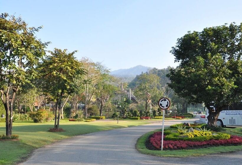 Suan Bua Hotel & Resort