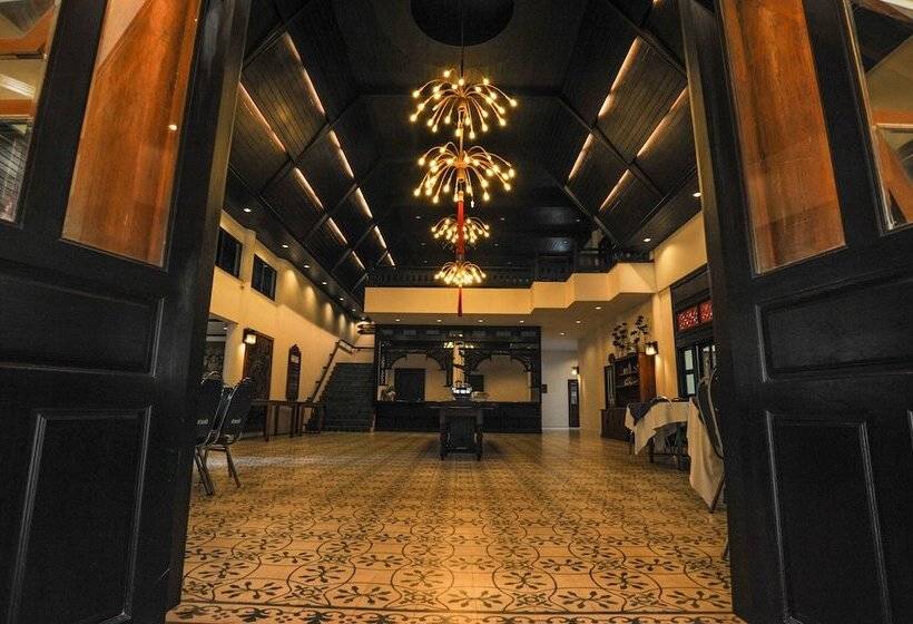 Suan Bua Hotel & Resort