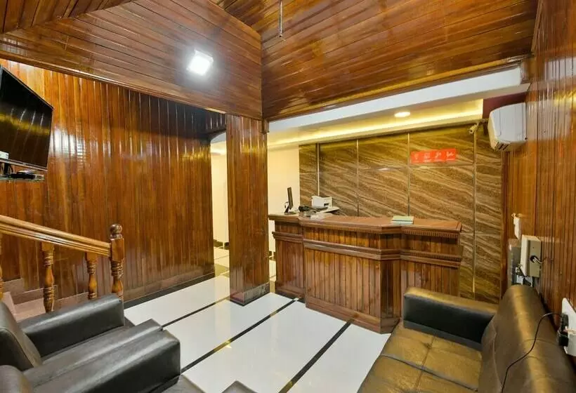 ホテル Aar Palmyra Regency By Oyo Rooms