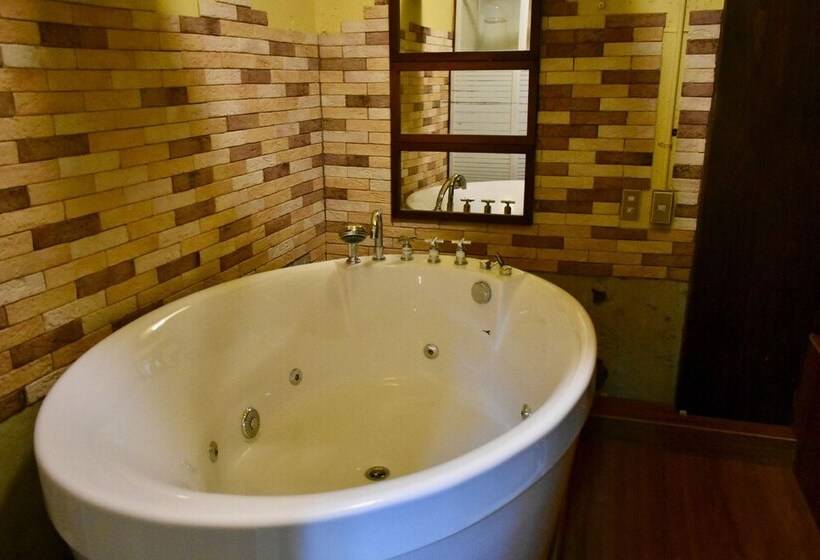 בית מלון כפרי Altitude Madarao